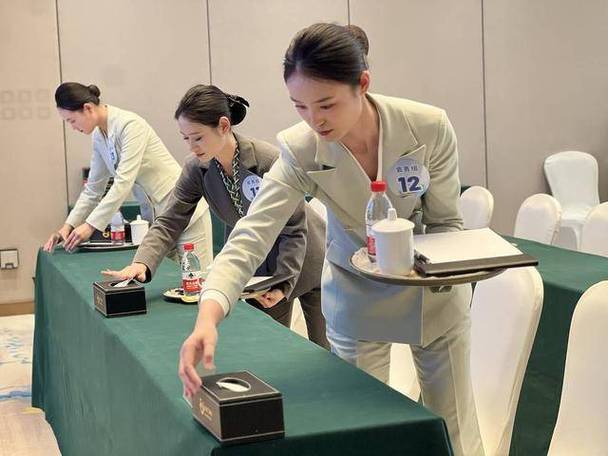 技藝爭(zhēng)鋒 能創(chuàng)未來(lái) 技能大賽以比促學(xué)，全面提升物業(yè)服務(wù)與會(huì)務(wù)服務(wù)技能