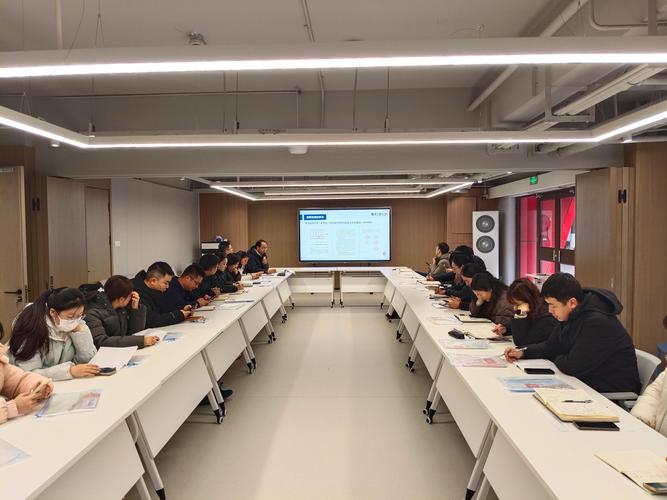 品牌引領，食安為本——我校2025年度餐飲管理工作會議順利召開